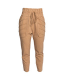 CALÇA MOLETINHO DETALHES BOLSO MARROM